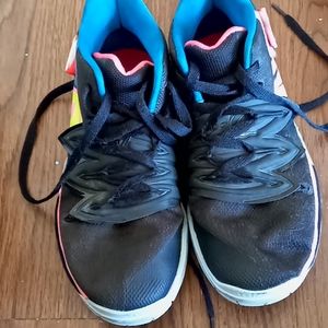 Basically brand new Nike shoes never used size 6.